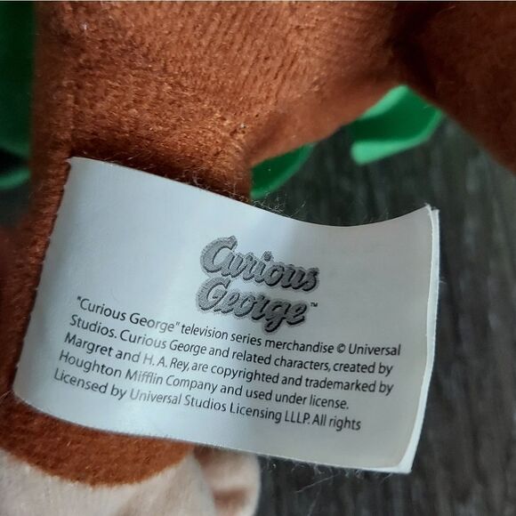 Kellytoy HOLIDAY CURIOUS GEORGE W/ WREATH 15" Plush STUFFED ANIMAL Toy - Picture 3 of 6